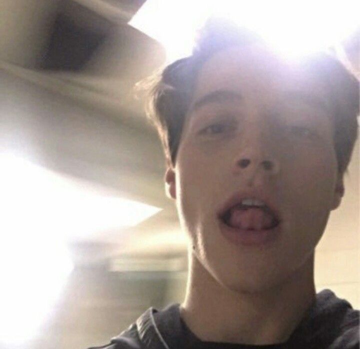 Froy_pic_is_fake_sis.jpg