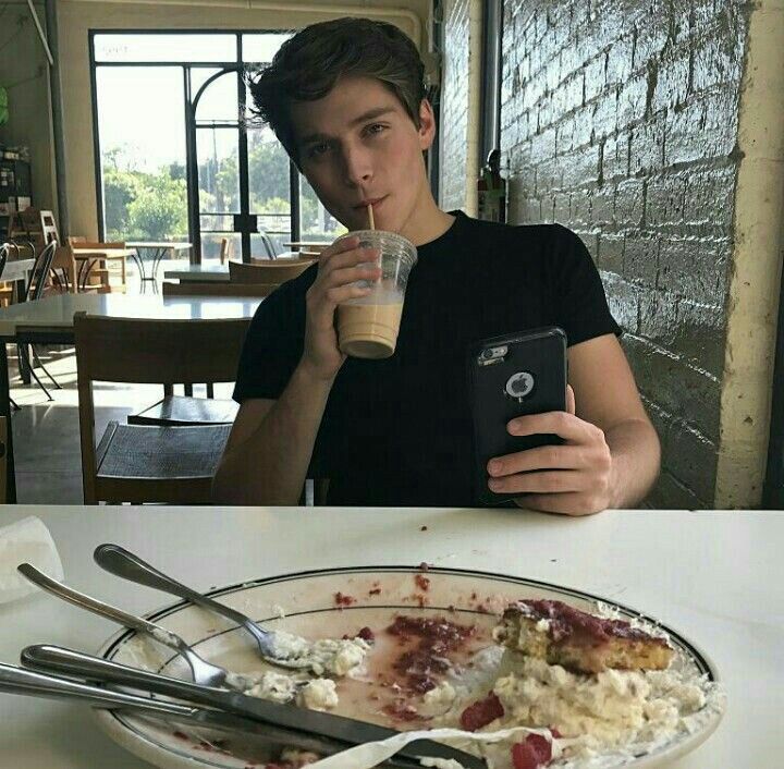 instagram___thiam.jpg