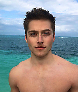 froy~1549402473~1972852821364022883_10653867.jpg